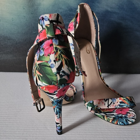 Mix No. 6 Women's Floral Heels EUC - Picture 3 of 8